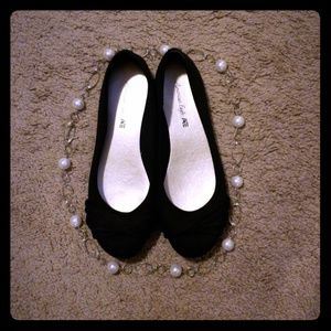 NWOT American Eagle Black flats 8 1/2